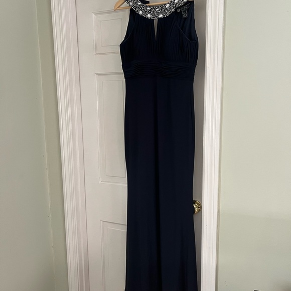 Euc JS collection dress - Picture 3 of 7